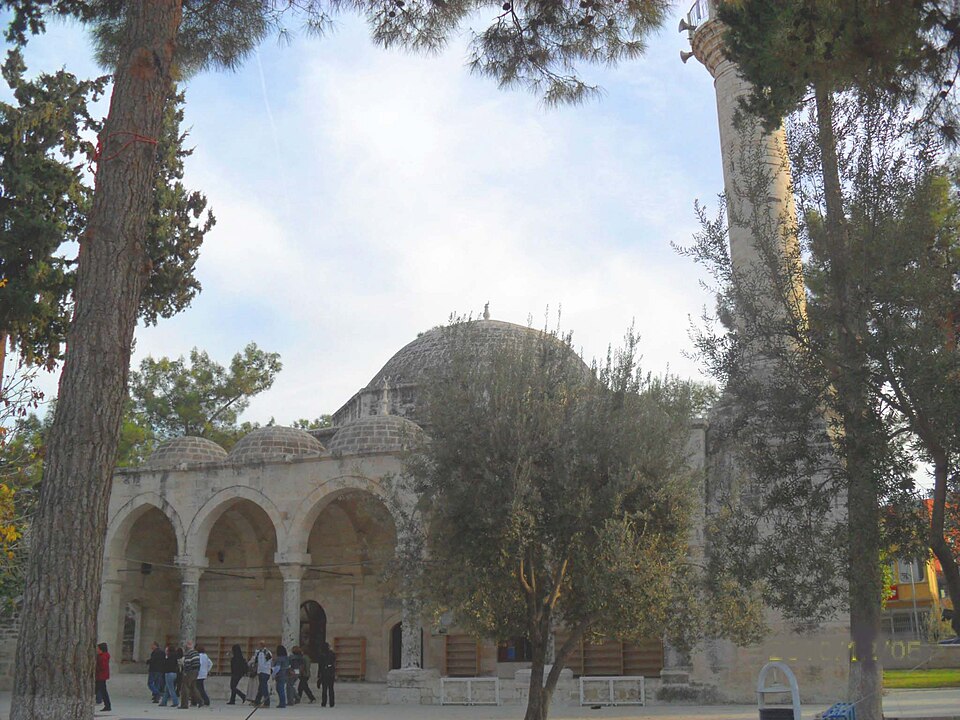 Laal Pasha Mosque